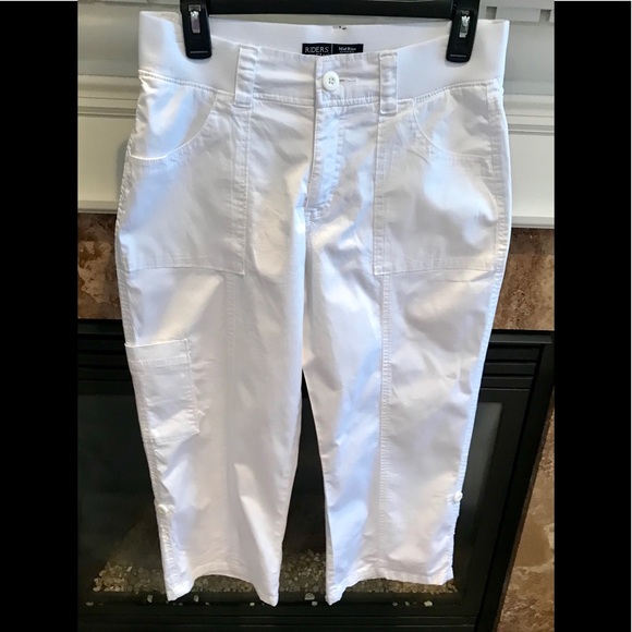 Lee Riders Cargo Capris (EUC) - Picture 2 of 12